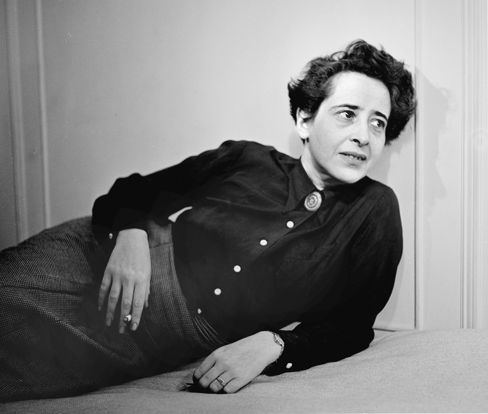 الفيلسوفة hannah arendt حنا أرنت