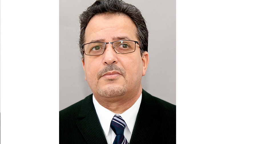 “أنفاسٌ تحتَ كِمامَة” للكاتب محمد آيت علو
