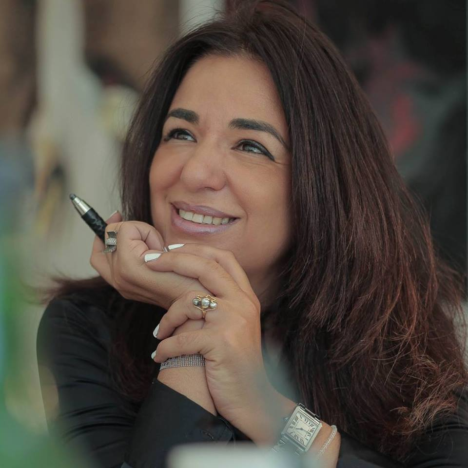 الفنانة التشكيلية نوال السقاط تعرض “من ذهب ونور” برواق أبي عنان