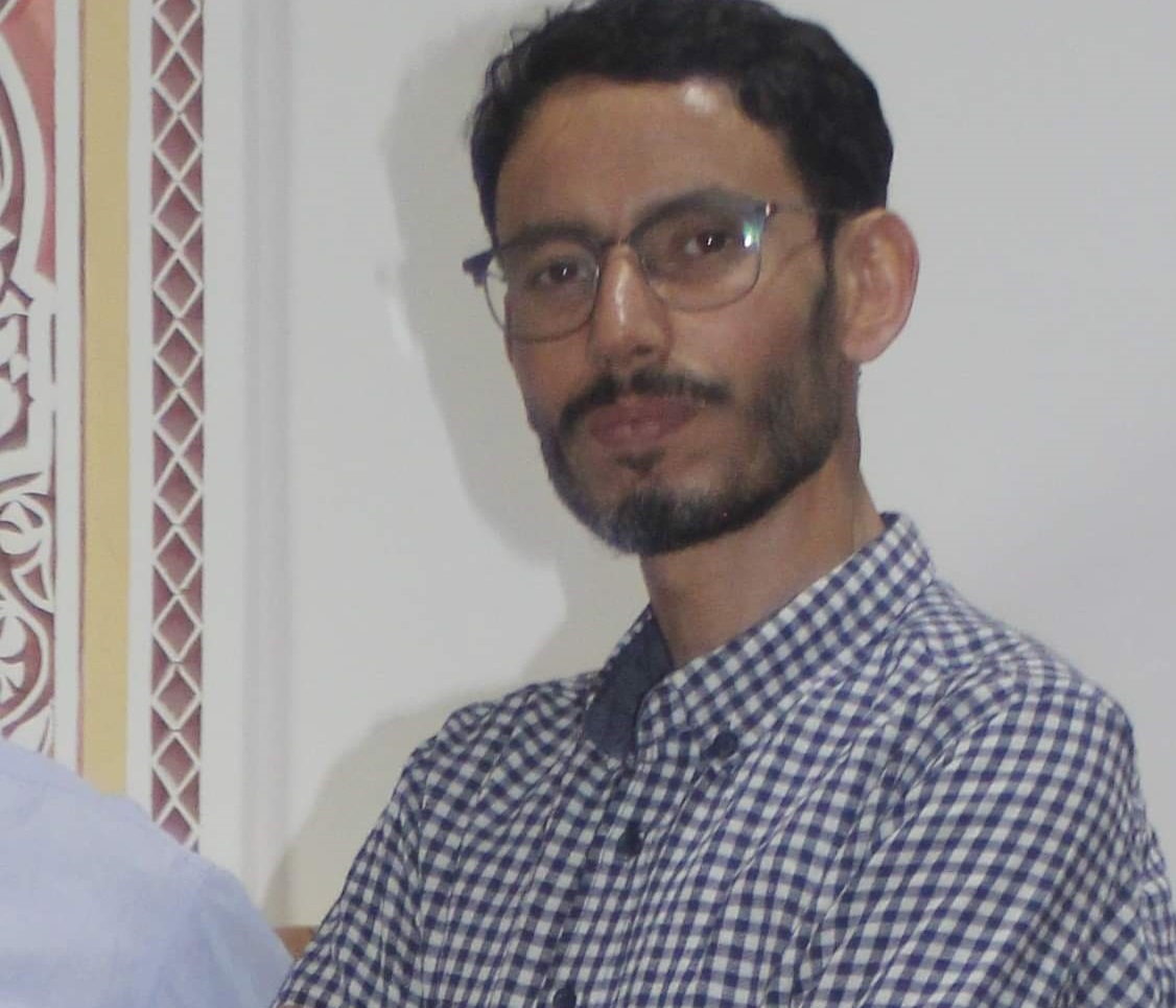 “طويل هذا المنتصف”، منجز أدبي لمبدع تشرب الكتابة من جذور أشجار الكروش | خالد العياشي – المغرب
